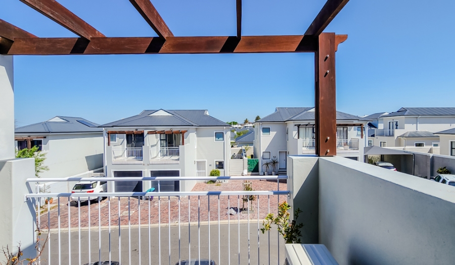 To Let 3 Bedroom Property for Rent in Protea Heights Western Cape